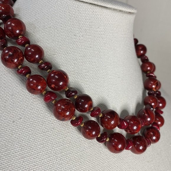 Vintage double strand marbleized rust red bead necklace - Picture 4 of 7
